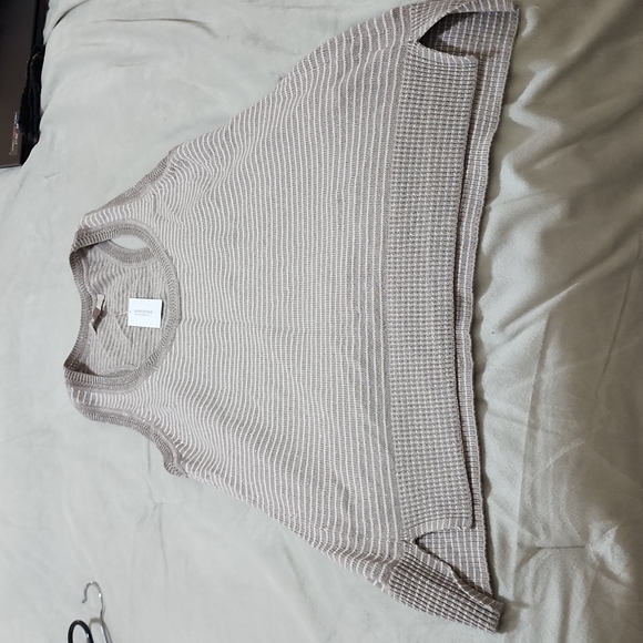 Striped sleeveless.sweater - Picture 1 of 2